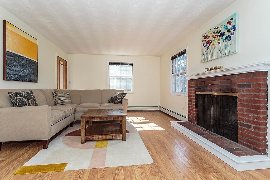 27 Muriel Road Chelmsford, MA 01824 - Photo 5 of 22 Gallery Image 5
