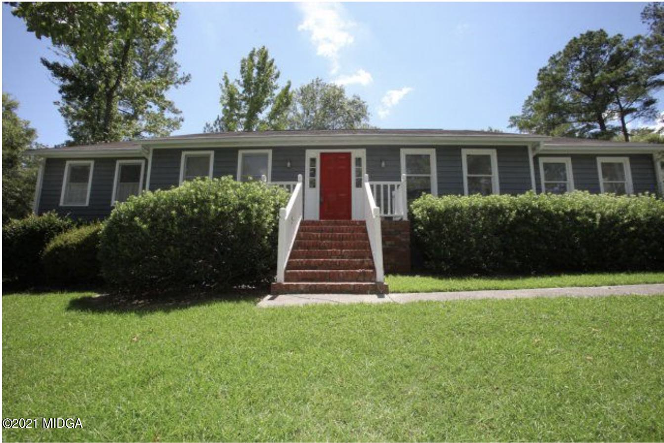 225 Beacon Hill Road Macon, GA 31210 - Photo 29 of 29 a front view of house with yard and green space