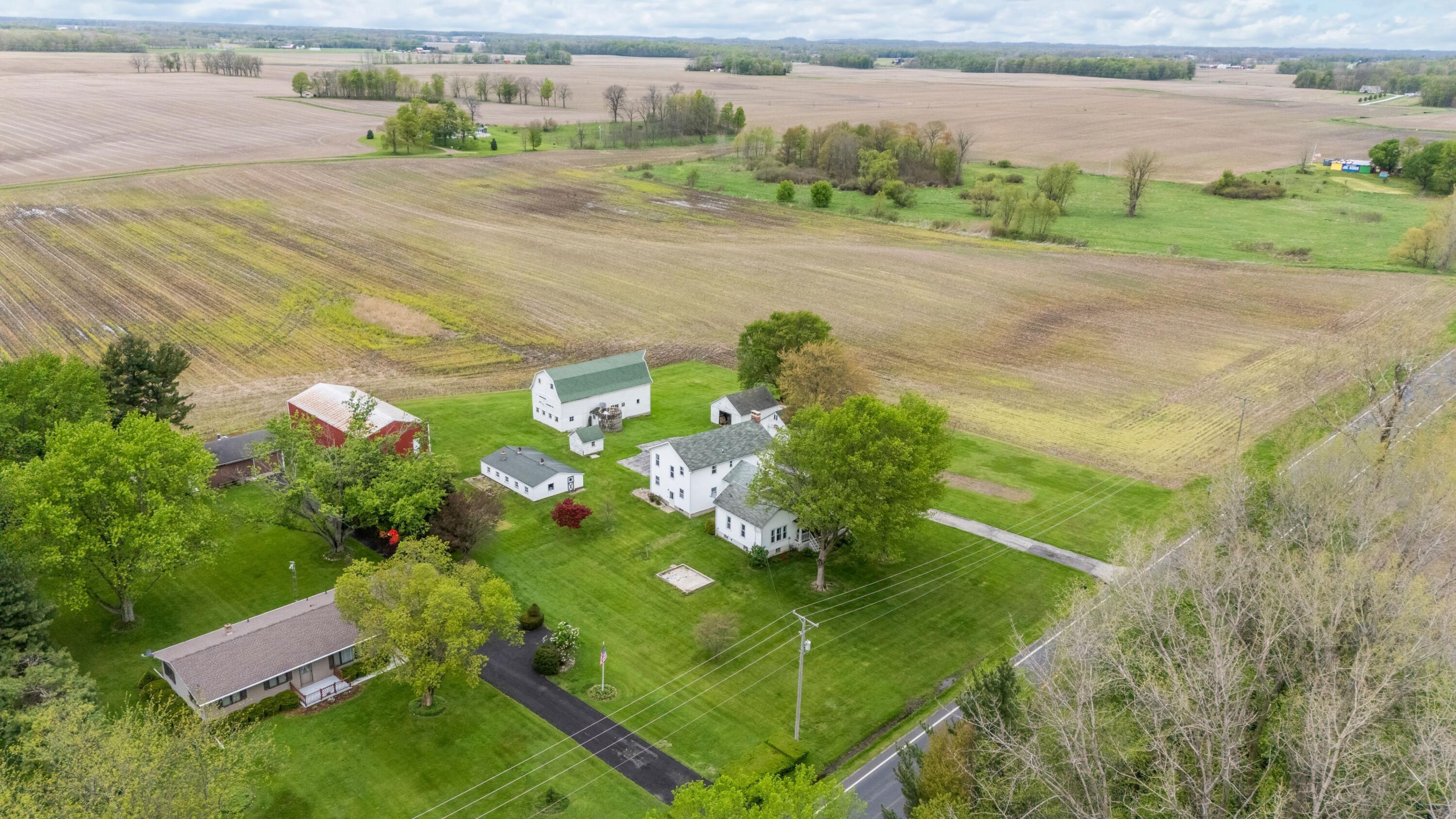 16686 Cleveland Avenue Galien, MI 49113 - Photo 81 of 89 81DJI_20260428225337_0004_D