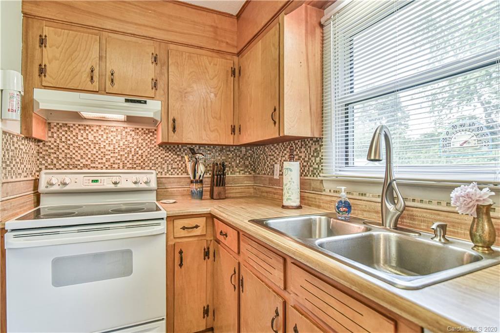 36 Pinedale Road Candler, NC 28715 - Photo 12 of 26 Gallery Image 12