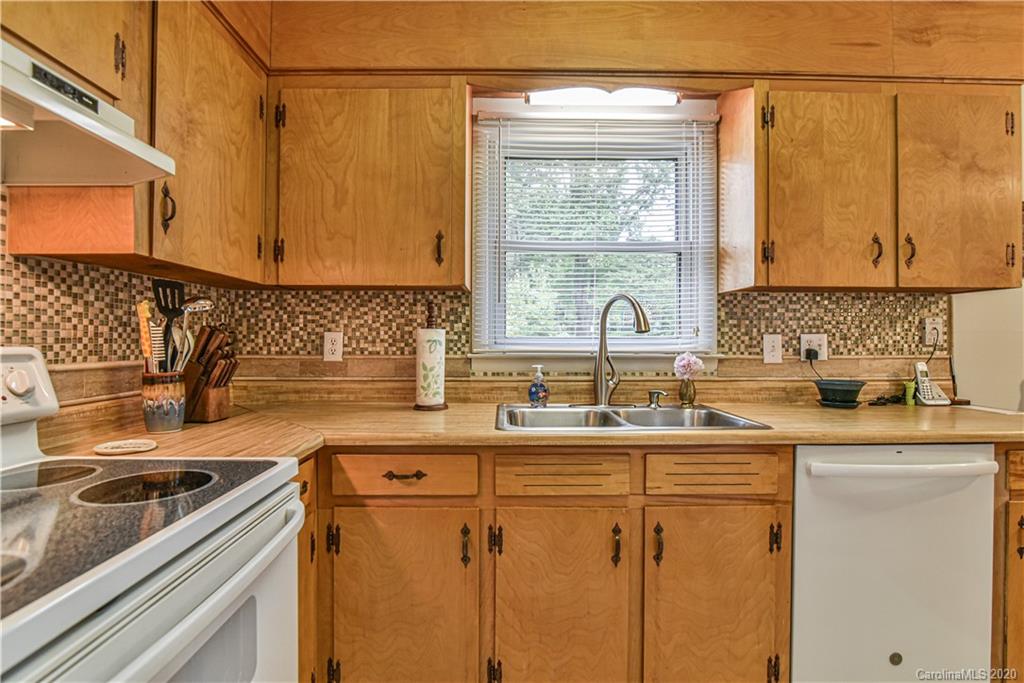 36 Pinedale Road Candler, NC 28715 - Photo 13 of 26 Gallery Image 13