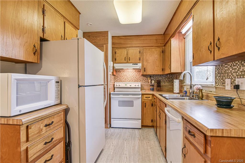36 Pinedale Road Candler, NC 28715 - Photo 15 of 26 Gallery Image 15