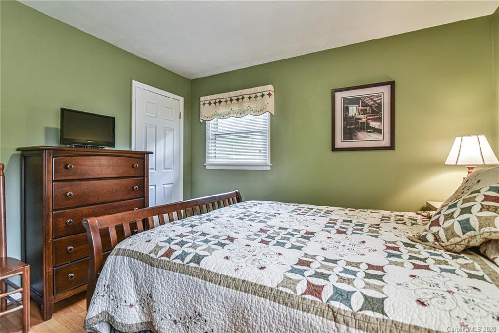 36 Pinedale Road Candler, NC 28715 - Photo 17 of 26 Gallery Image 17