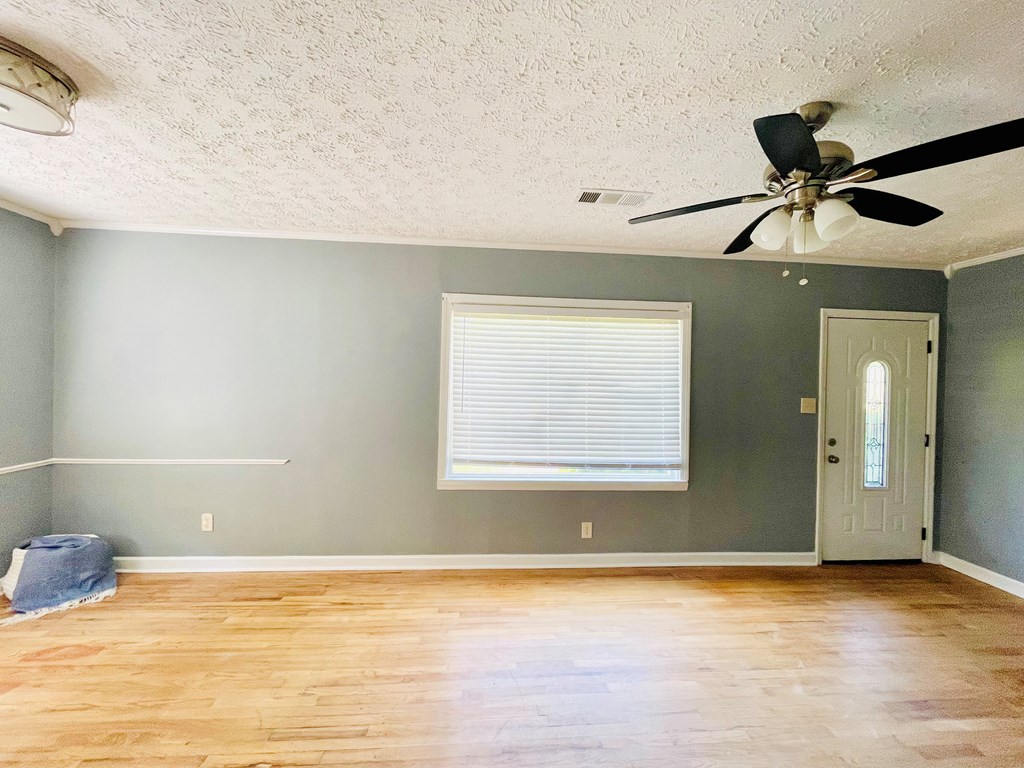 1908 Avalon Road Columbus, GA 31907 - Photo 7 of 22 Living Room