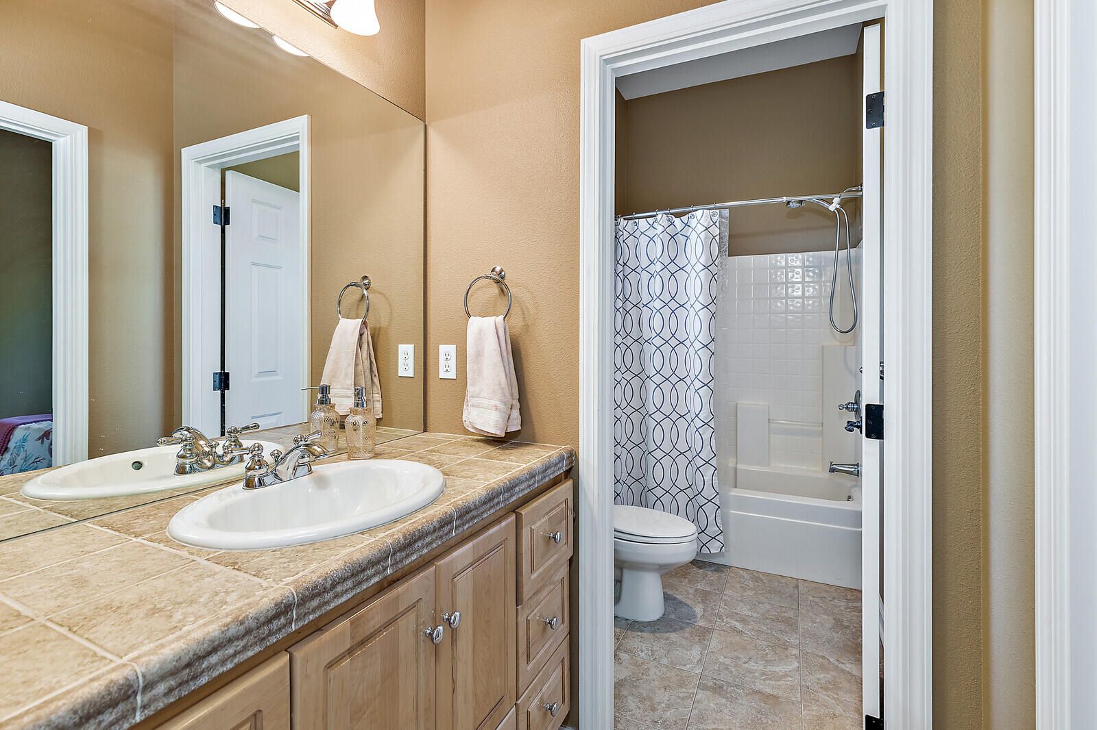 1098 Coral Ridge Eagle Point, OR 97524 - Photo 34 of 63 54_CR_54_mls