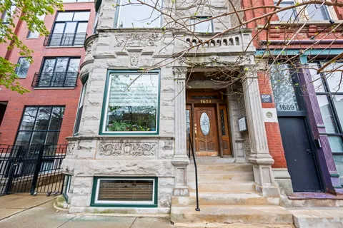 $550,000 | 1657 West Huron Street, Unit 2, Chicago, IL 60622