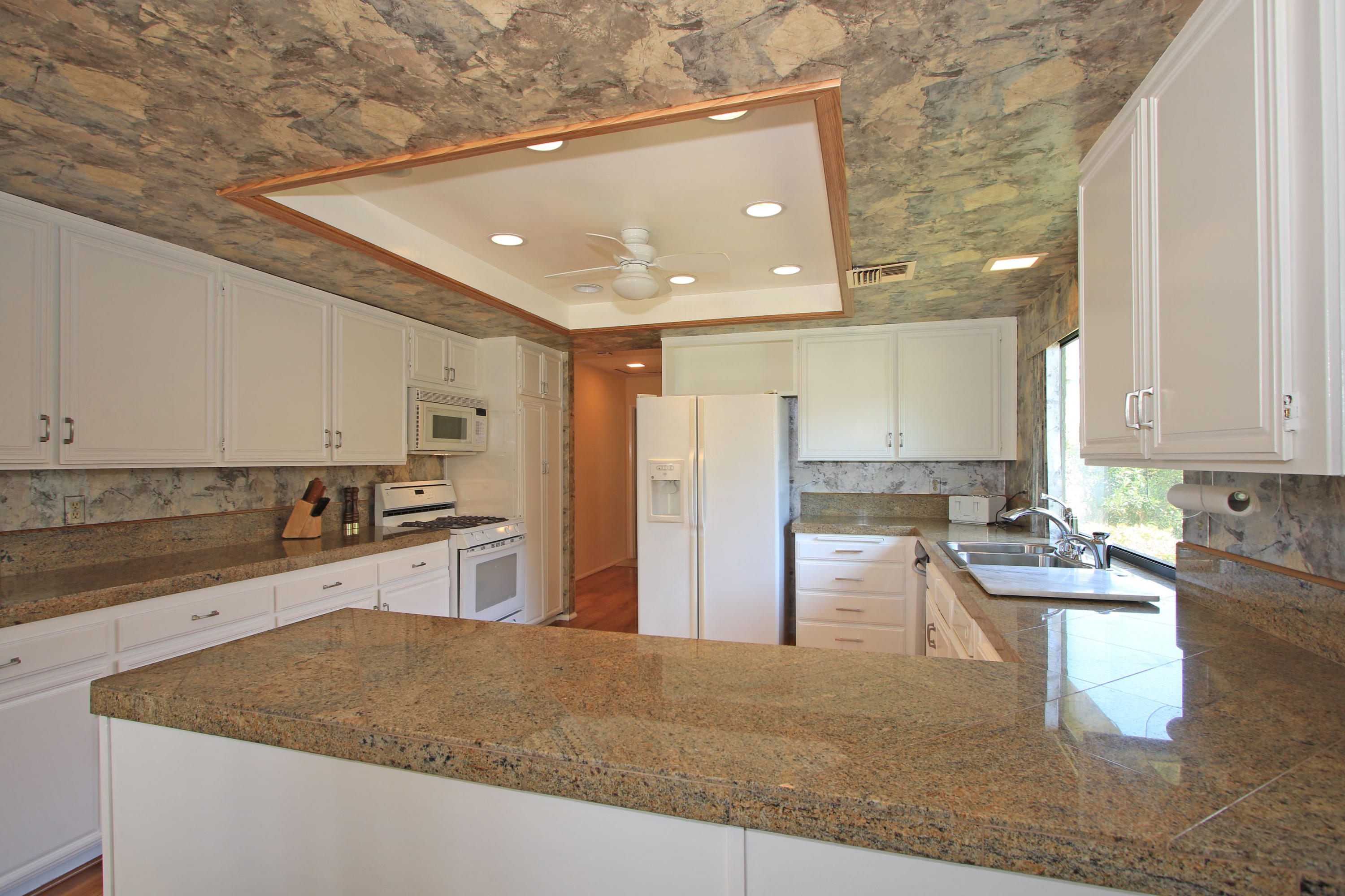 72-275 Rodeo Way Rancho Mirage, CA 92270 - Photo 7 of 44 bbb