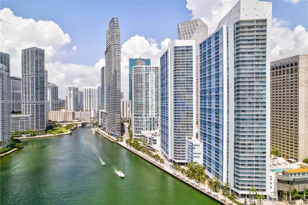 $4,500 | 325 South Biscayne Boulevard, Unit 2221, Miami, FL 33131