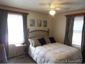 1208 Mossman Avenue Springfield, IL 62702 - Photo 6 of 9