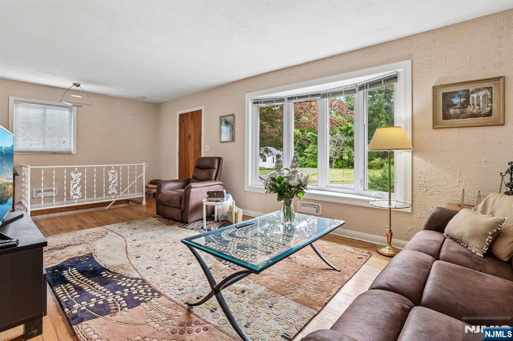 44 Rumana Road Wayne, NJ 07470 - Photo 7 of 27