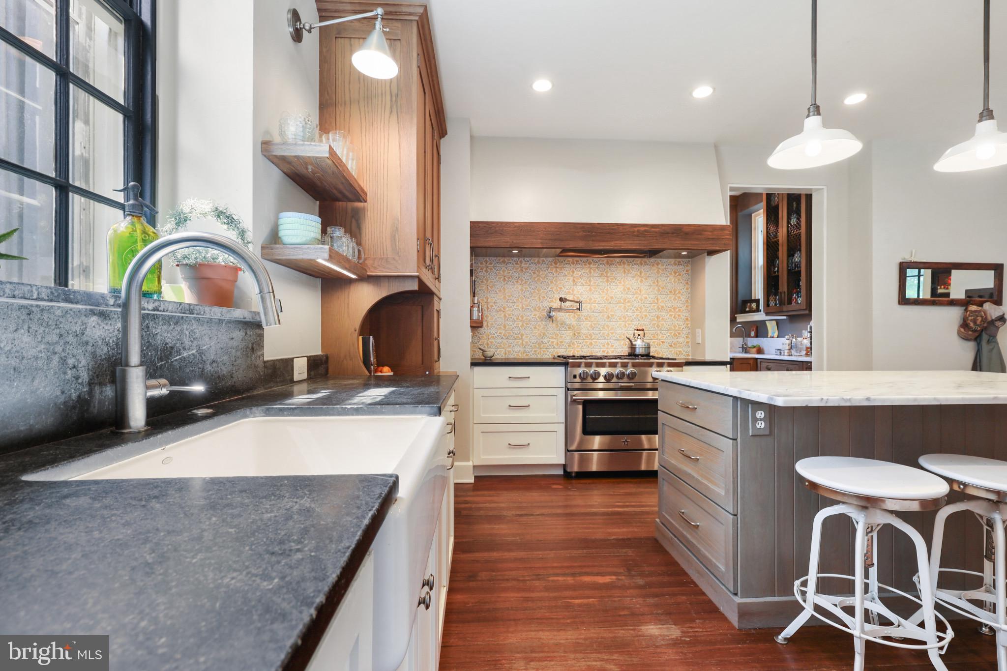 300 Kerneway Baltimore, MD 21212 - Photo 21 of 54