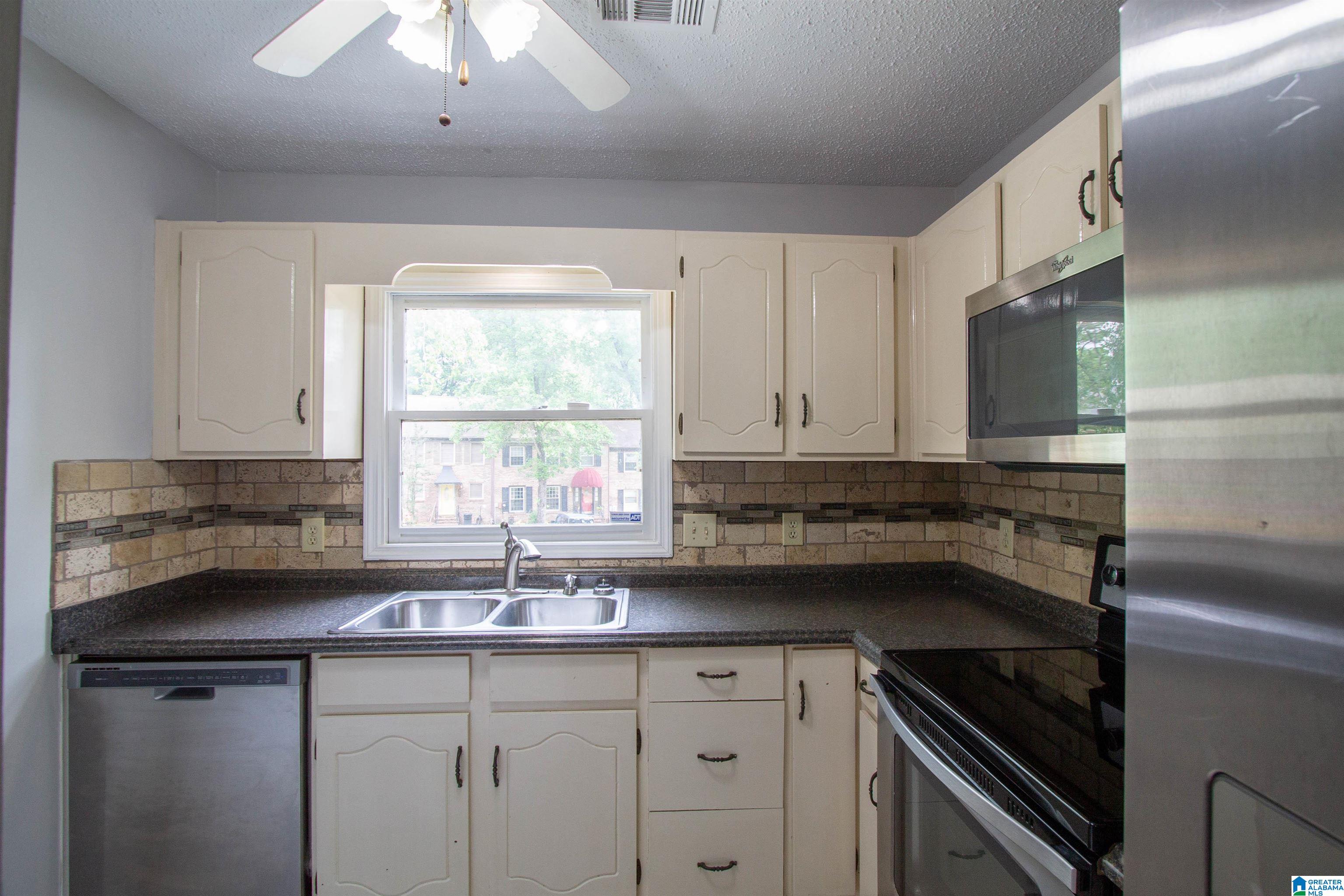 302 Old Rocky Ridge Lane Birmingham, AL 35216 - Photo 4 of 31