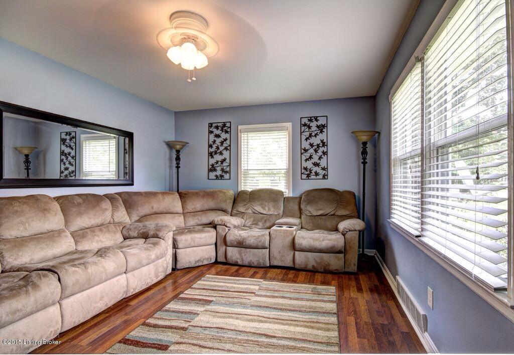 10001 Wingfield Road Louisville, KY 40291 - Photo 4 of 17 image