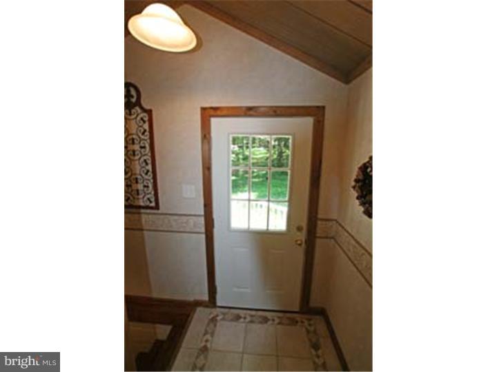 169 Sawmill Road Landenberg, PA 19350 - Photo 3 of 25 Foyer