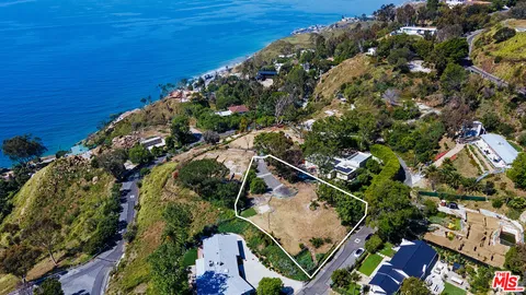 $1,690,000 | 20572 Little Rock Way, Malibu, CA 90265
