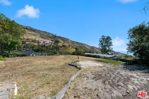 $1,690,000 | 20572 Little Rock Way, Malibu, CA 90265