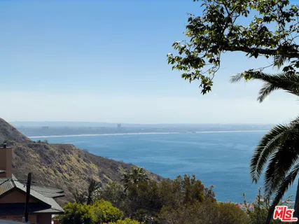 $1,690,000 | 20572 Little Rock Way, Malibu, CA 90265