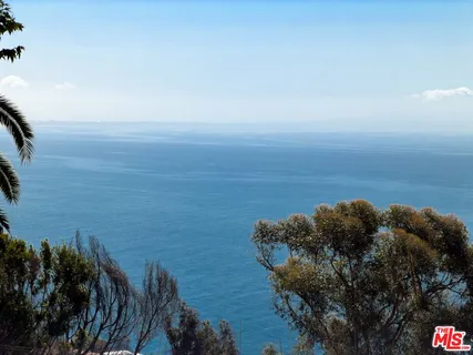 $1,690,000 | 20572 Little Rock Way, Malibu, CA 90265