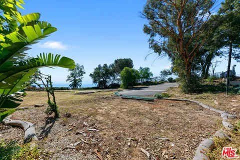 $1,690,000 | 20572 Little Rock Way, Malibu, CA 90265