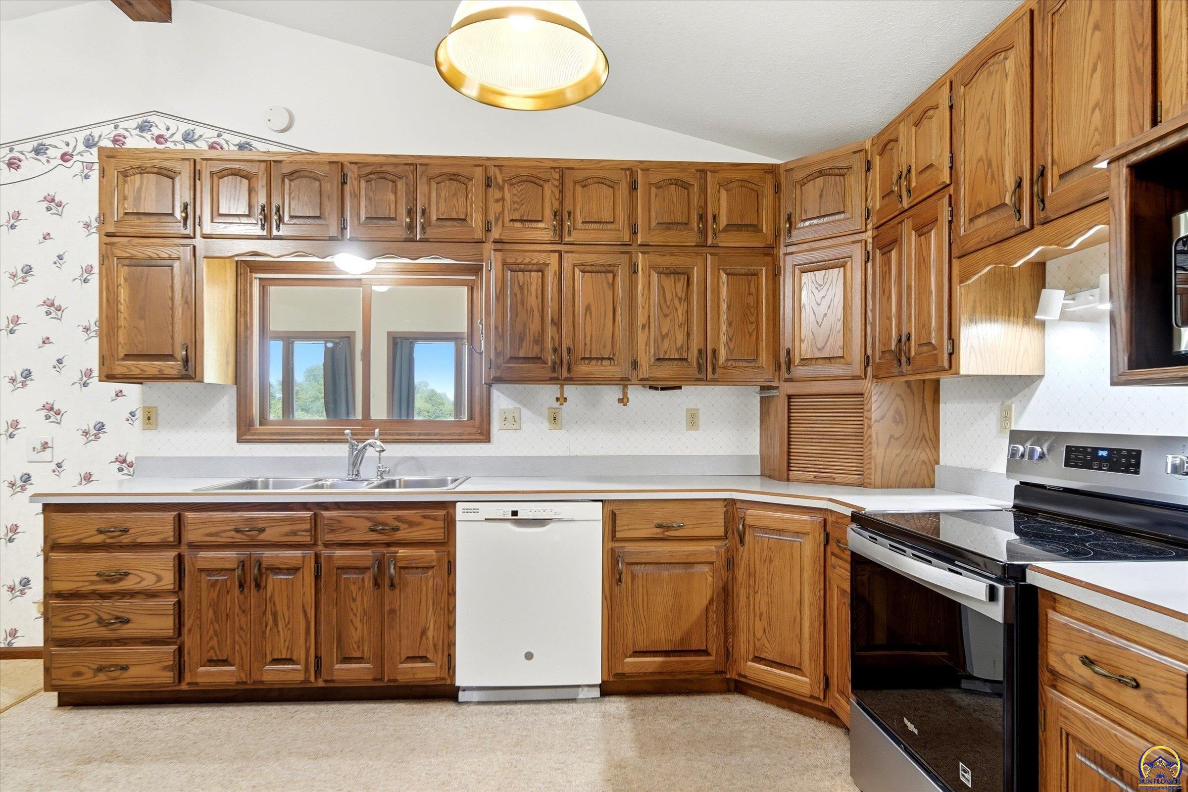 6824 Northwest Nickell Road Topeka, KS 66618 - Photo 7 of 20