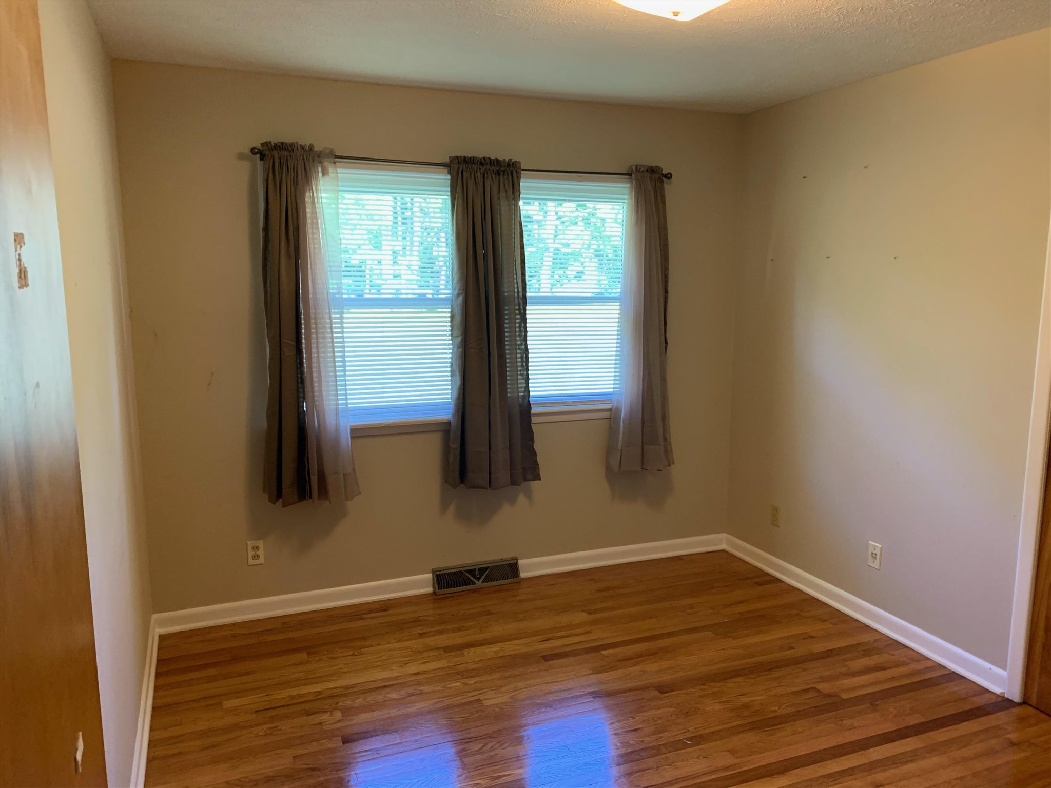 1014 South Rutherford Street Blacksburg, SC 29702 - Photo 8 of 14 Gallery Image 8