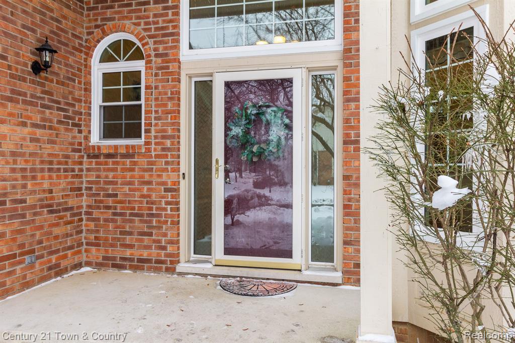3137 Silverbrook Drive Rochester, MI 48306 - Photo 5 of 55 Gallery Image 5