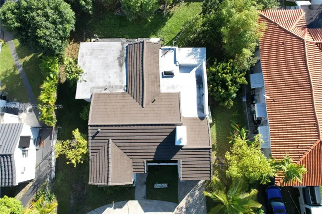a house view with a outdoor space