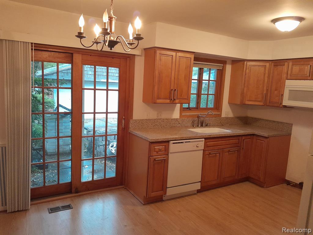 172 Alter Road Detroit, MI 48215 - Photo 11 of 36 Gallery Image 11