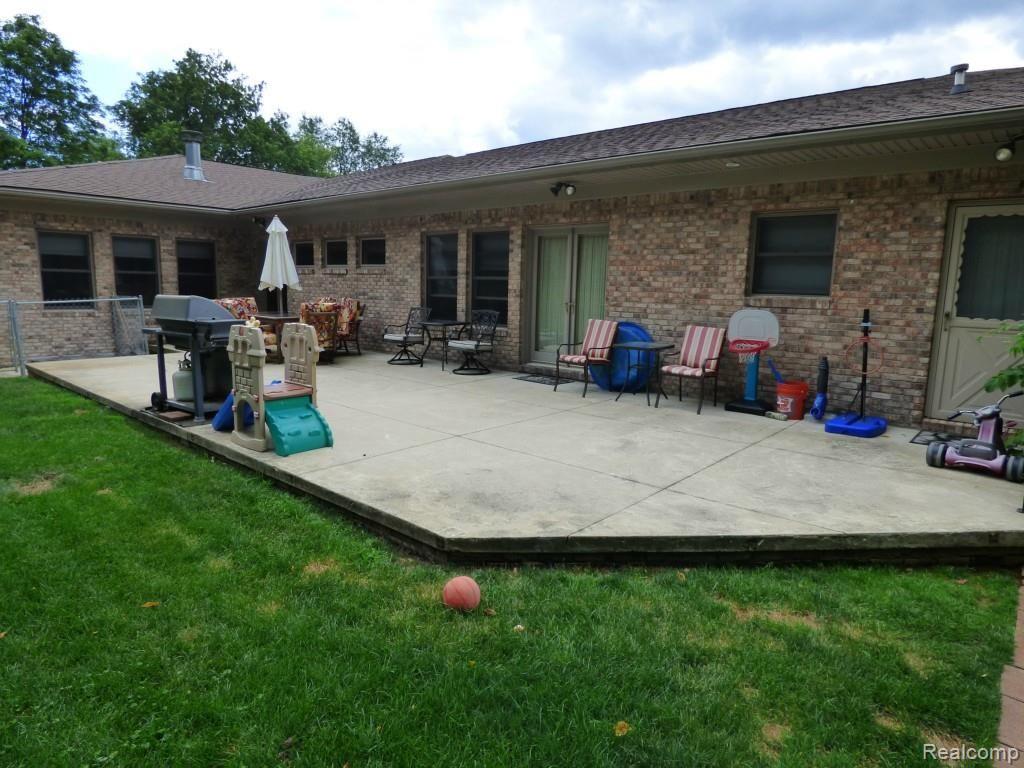 4685 Orion Road Rochester, MI 48306 - Photo 55 of 56 P1250924.jpg