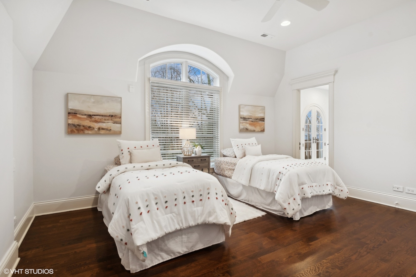 1016 Westmoor Road Winnetka, IL 60093 - Photo 29 of 48 a bedroom with two beds and a window
