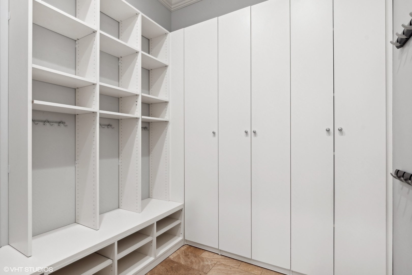 1016 Westmoor Road Winnetka, IL 60093 - Photo 40 of 48 a view of an empty room