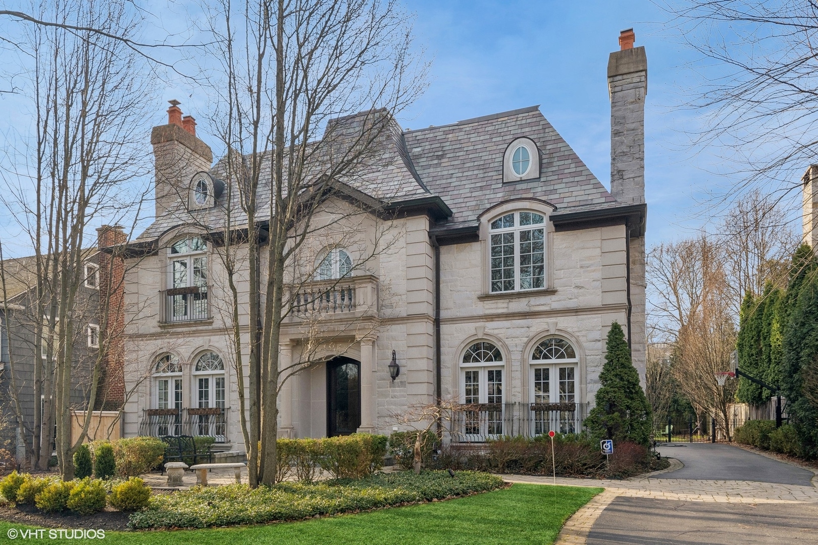 1016 Westmoor Road Winnetka, IL 60093 - Photo 48 of 48 a front view of a house with a yard