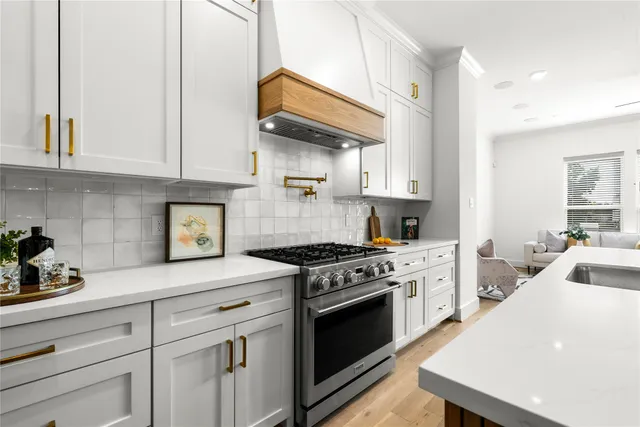 $679,000 | 1614 Ojeman Road, Unit K, Houston, TX 77055