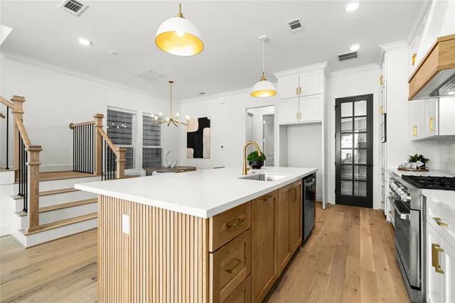 $679,000 | 1614 Ojeman Road, Unit K, Houston, TX 77055