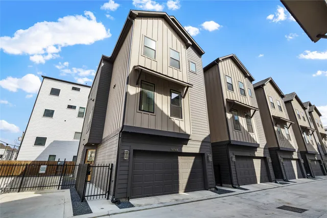 $679,000 | 1614 Ojeman Road, Unit K, Houston, TX 77055