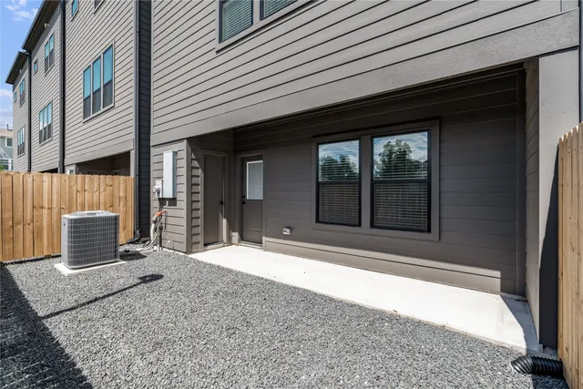 $679,000 | 1614 Ojeman Road, Unit K, Houston, TX 77055