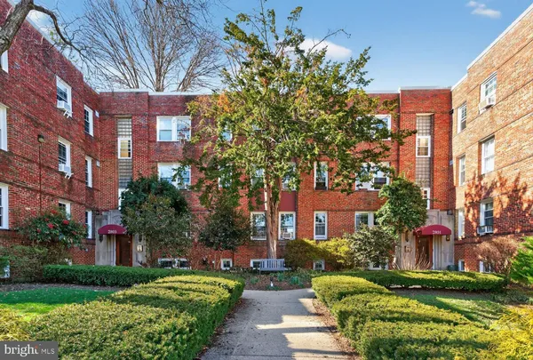 $355,000 | 2803 Cortland Place Northwest, Unit 306, Washington, DC 20008