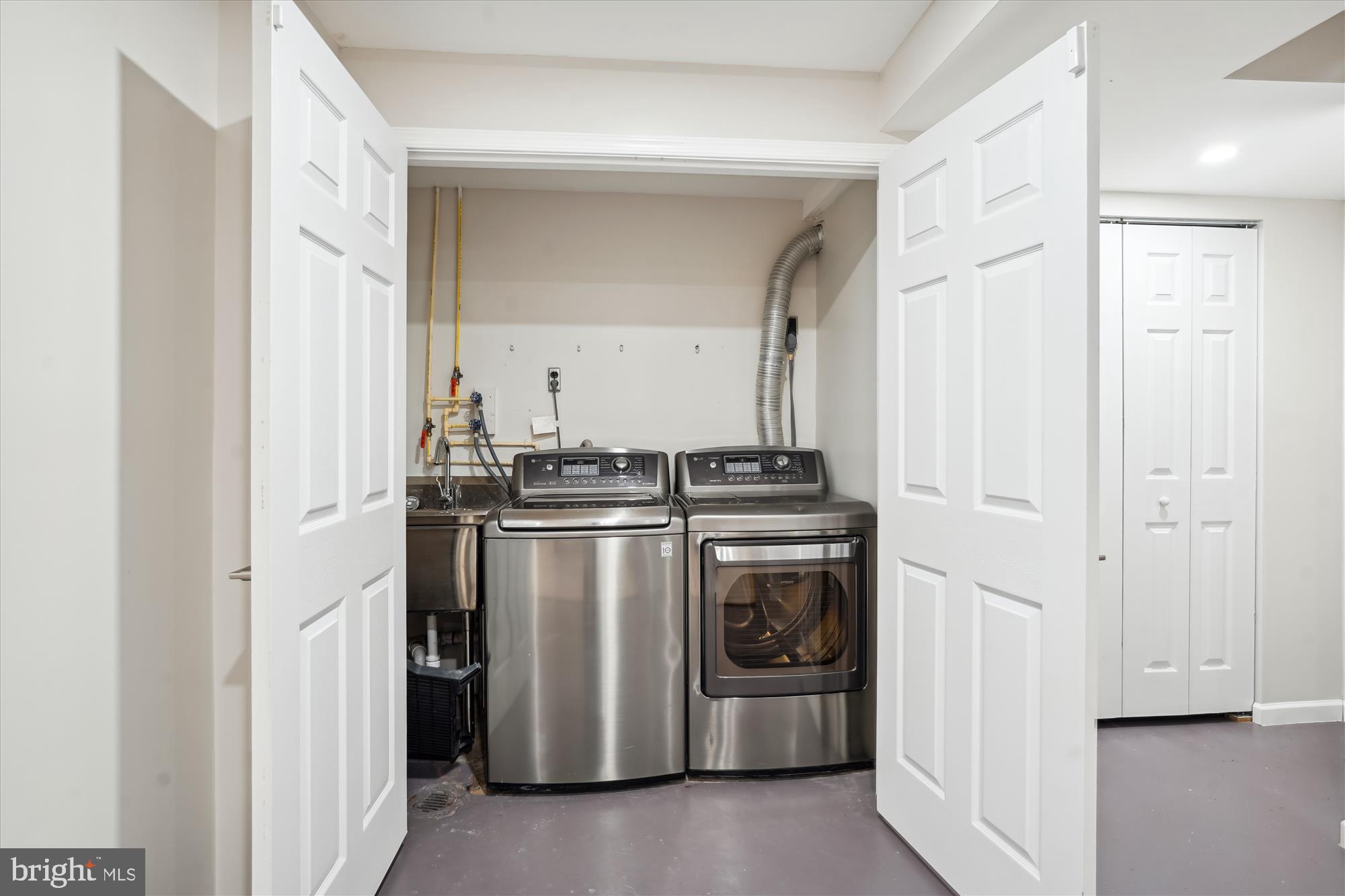 9406 Monroe Street Silver Spring, MD 20910 - Photo 54 of 64 LL laundry