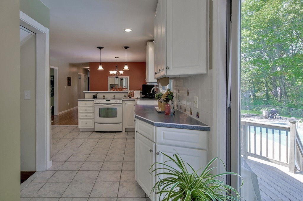 15 Snow Road Grafton, MA 01536 - Photo 8 of 29 Gallery Image 8