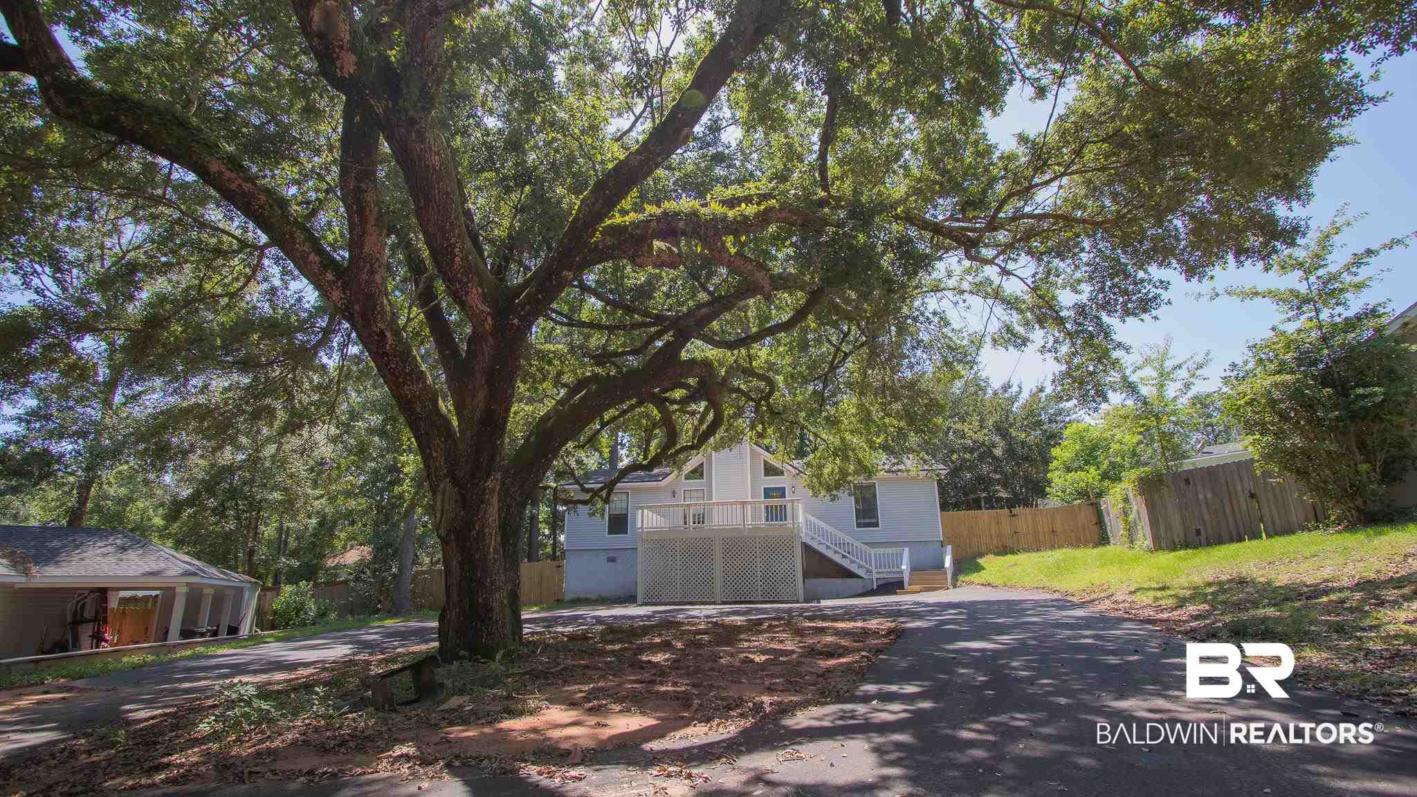 106 Perry Circle Daphne, AL 36526 - Photo 2 of 43