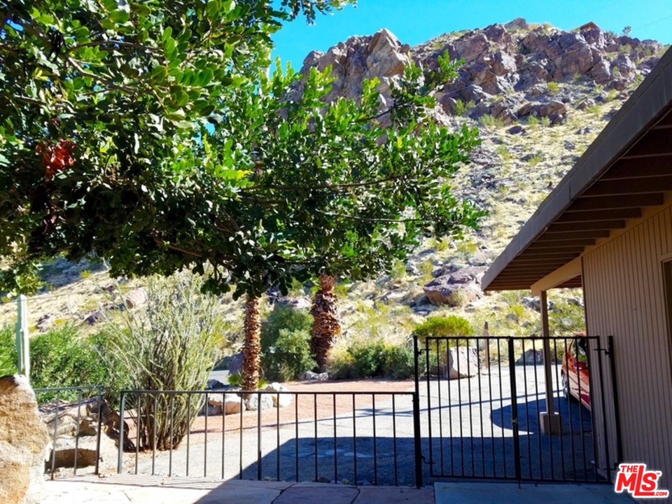 2275 Rim Road Palm Springs, CA 92264 - Photo 17 of 22 Gallery Image 17
