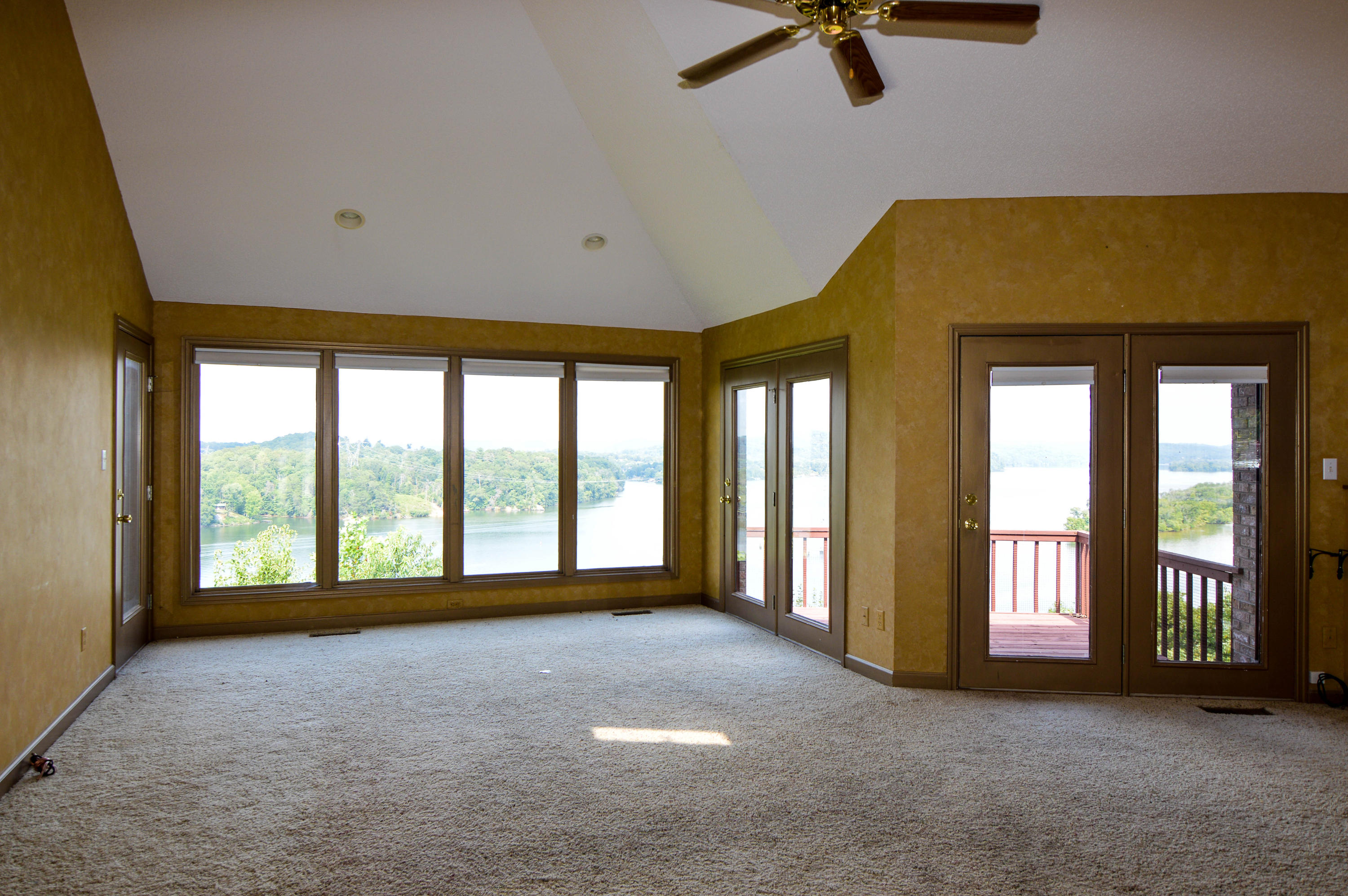 121 Mariners Point Kingston, TN 37763 - Photo 11 of 38 Living Room