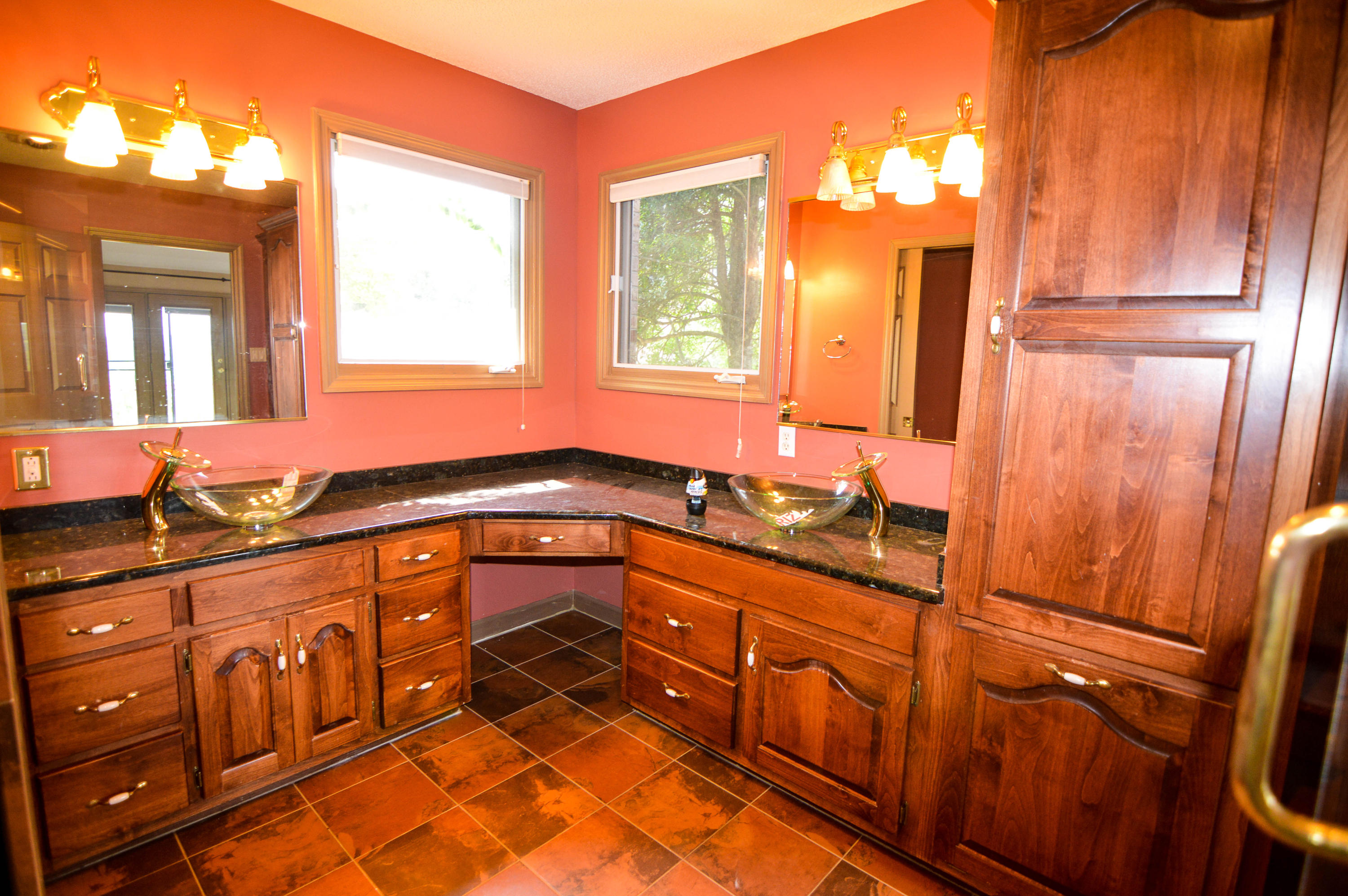 121 Mariners Point Kingston, TN 37763 - Photo 16 of 38 Master Bath
