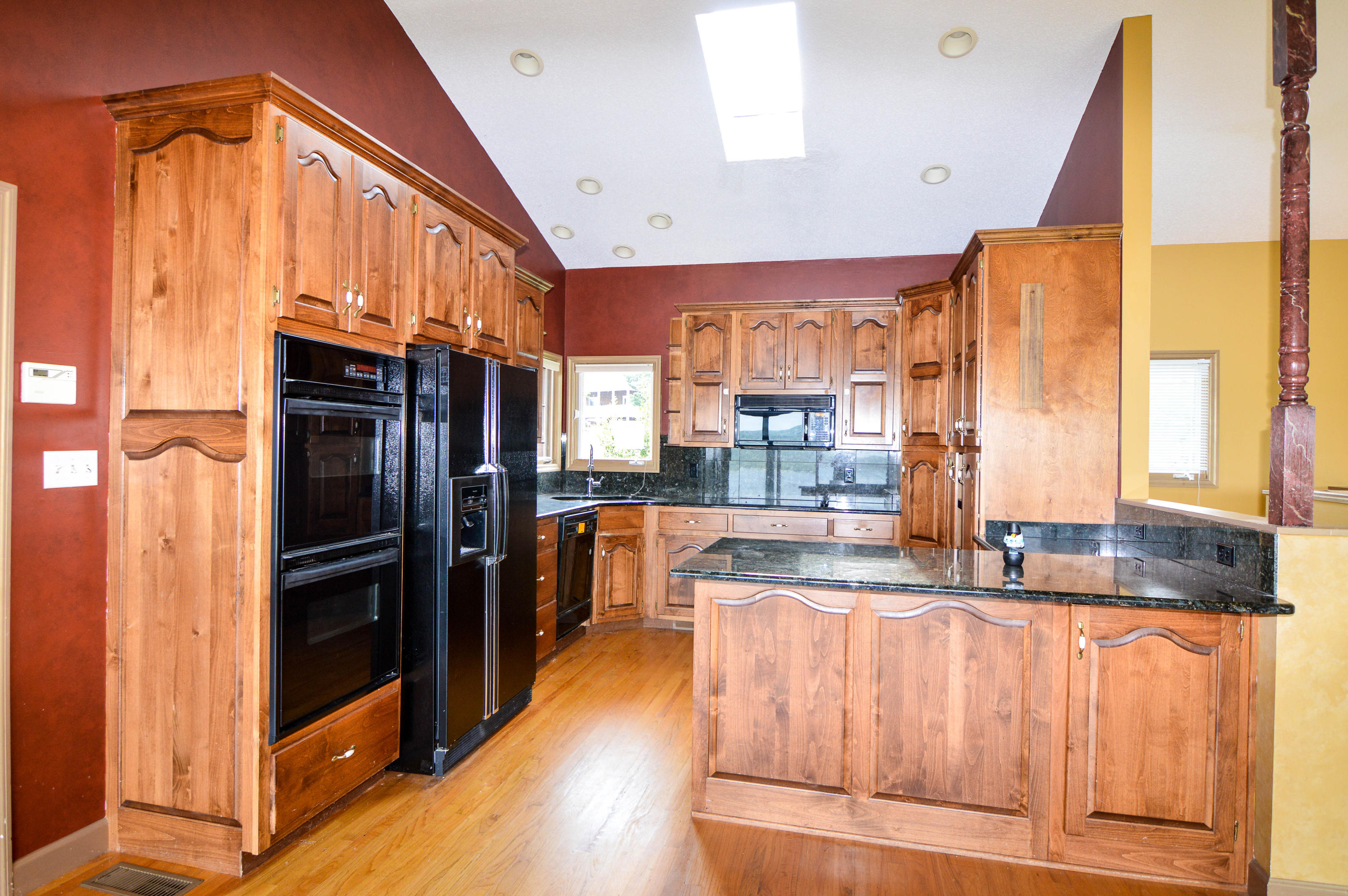 121 Mariners Point Kingston, TN 37763 - Photo 8 of 38 Kitchen