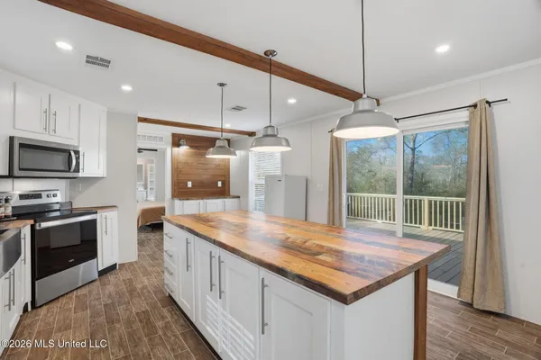 $160,000 | 245 Ridge Road North, Perkinston, MS 39573