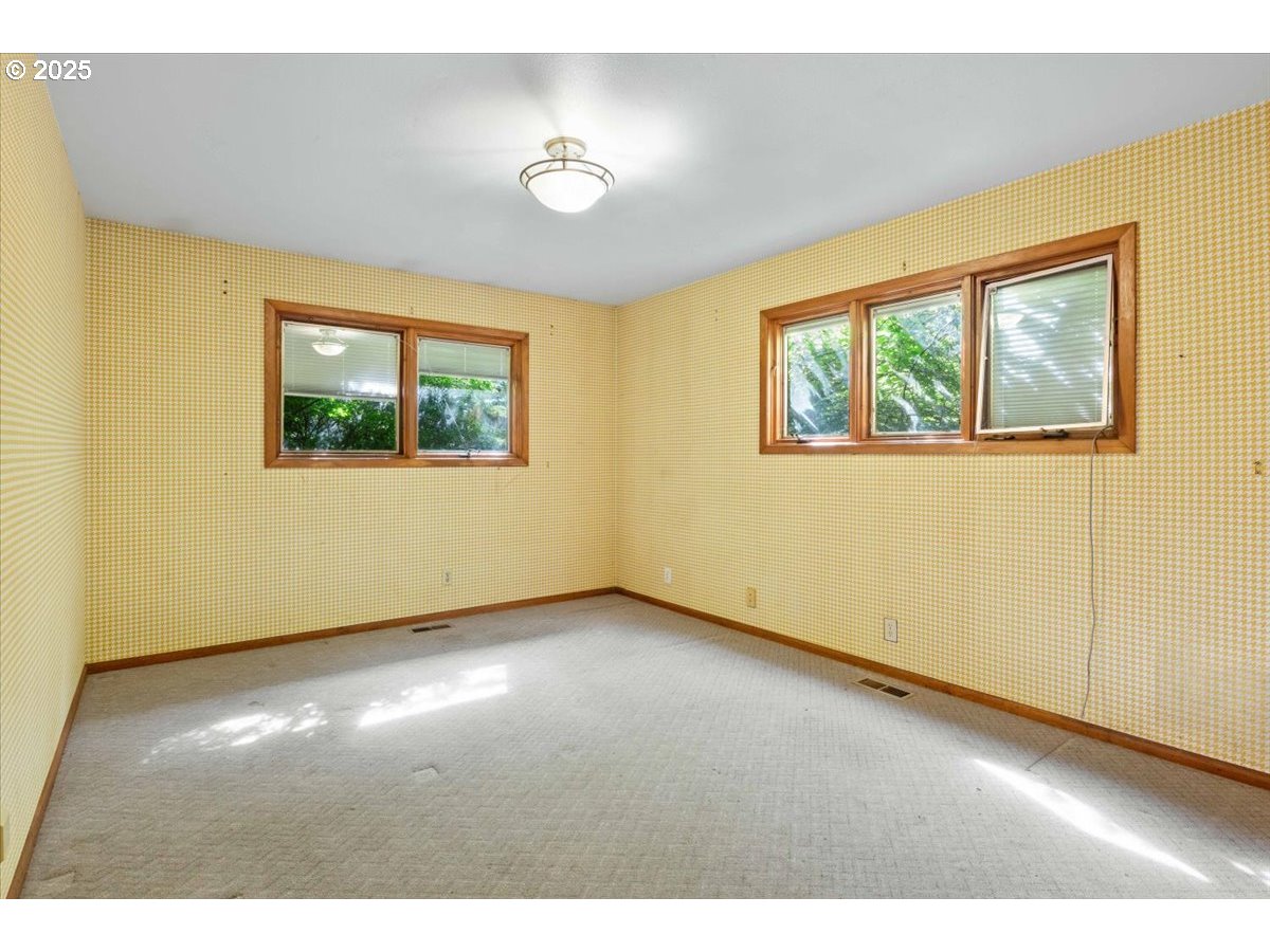 17815 Northeast Courtney Road Newberg, OR 97132 - Photo 17 of 48