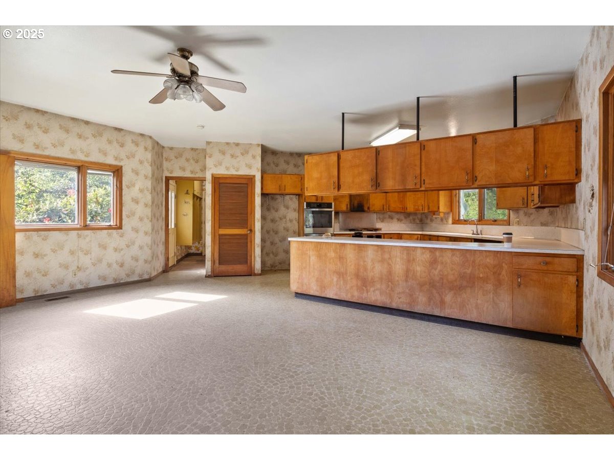 17815 Northeast Courtney Road Newberg, OR 97132 - Photo 32 of 48