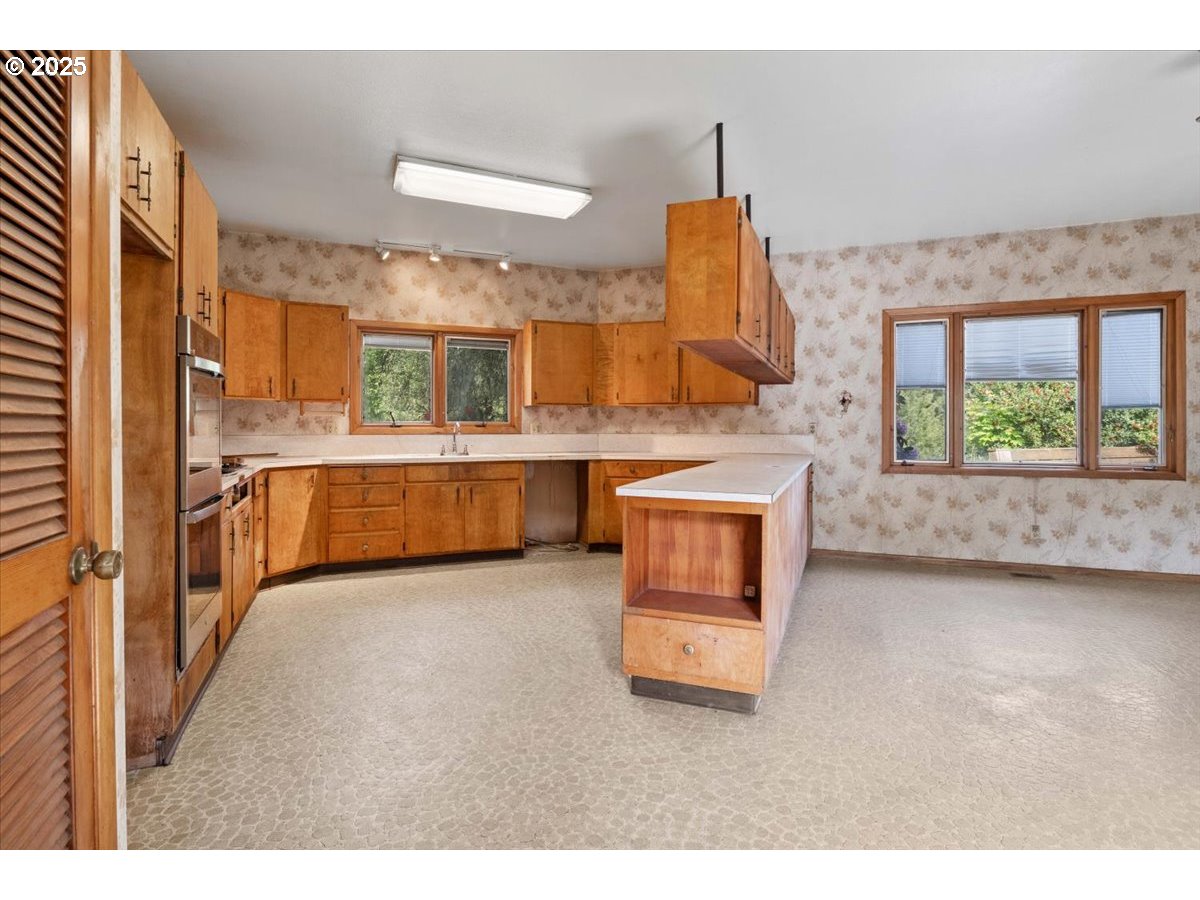 17815 Northeast Courtney Road Newberg, OR 97132 - Photo 35 of 48