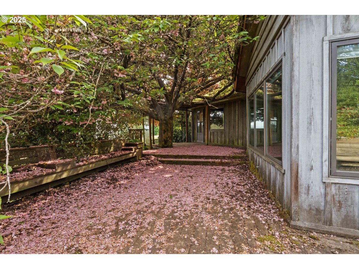 17815 Northeast Courtney Road Newberg, OR 97132 - Photo 47 of 48