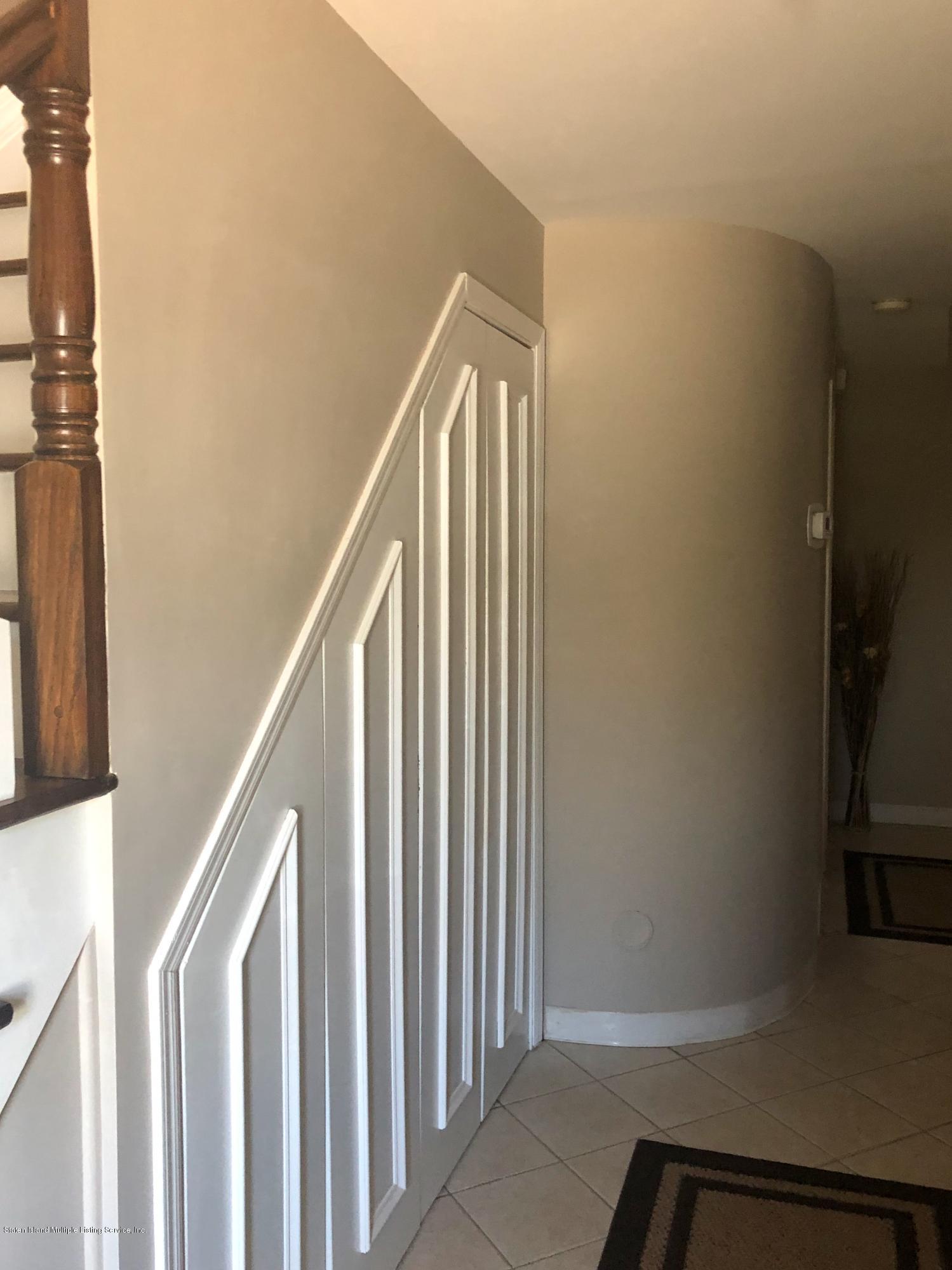 93 Middle Loop Road Staten Island, NY 10308 - Photo 7 of 25 foyer entry